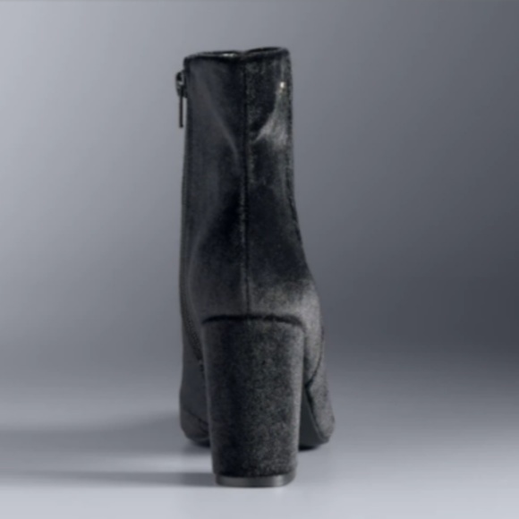 NIB Simply Vera Black Velvet Bootie - Picture 2 of 5